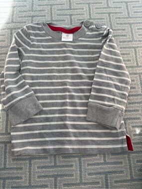Hanna Andersson Gray & White Striped Long-Sleeve Tee with Red Trim